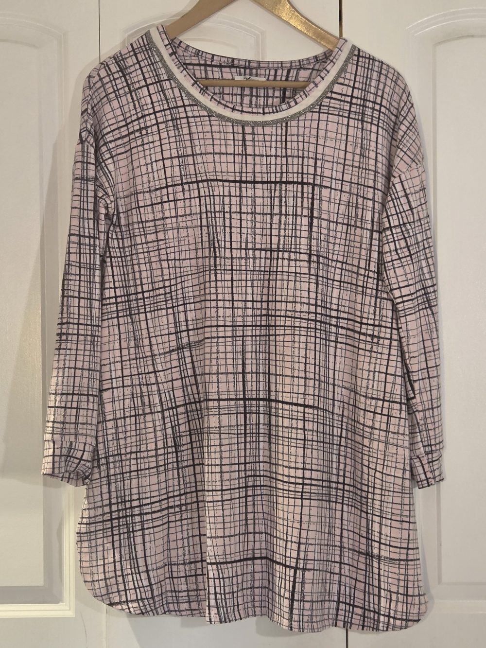 Kensie Women's Night Gown M Pink And Black Plaid Long Sleeve Never Worn Soft